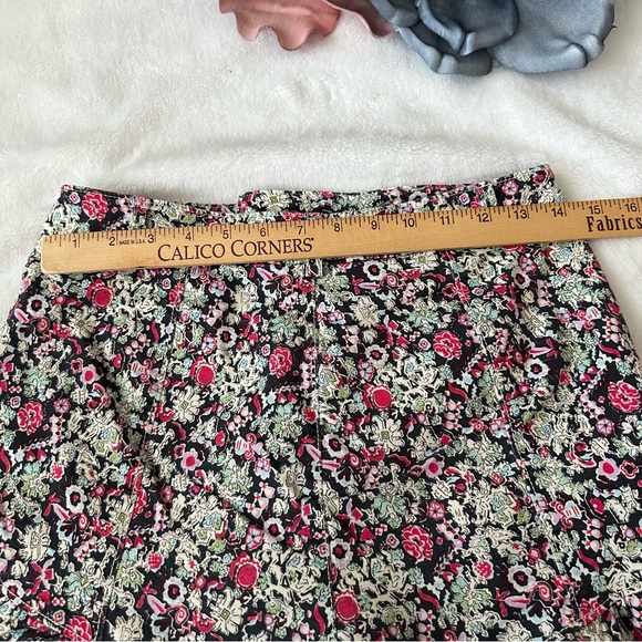 Cinq à Sept Penny Floral Shorts Size 4 - Picture 10 of 13